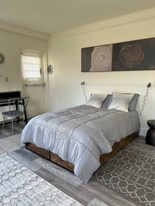 11 Chapel St in Eastport, ME - Building Photo