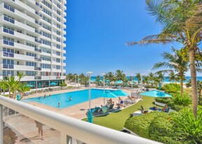 100 Lincoln Rd, Unit 411A in Miami Beach, FL - Building Photo