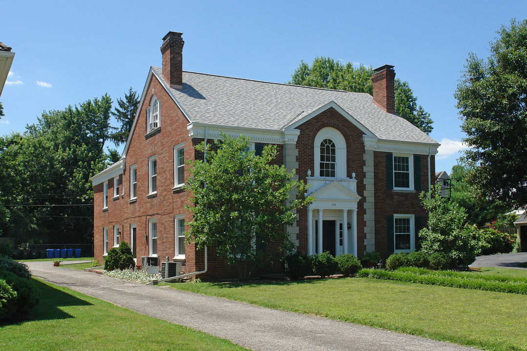 104 Cochran Rd in Lexington, KY - Building Photo