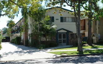 888 Magnolia Ave Apartments