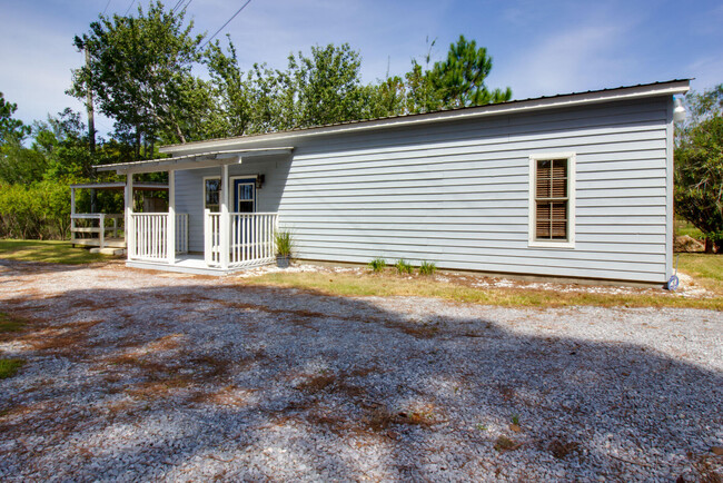 6662 E Bay Blvd in Gulf Breeze, FL - Building Photo - Building Photo