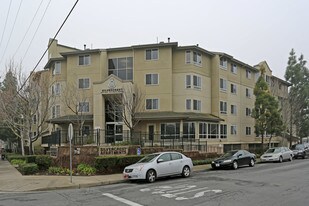 The Salvation Army Silvercrest Residence Apartamentos