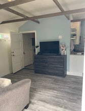 17461 Keswick St in Los Angeles, CA - Building Photo - Building Photo