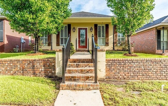 property at 6016 Magnolia Pl E