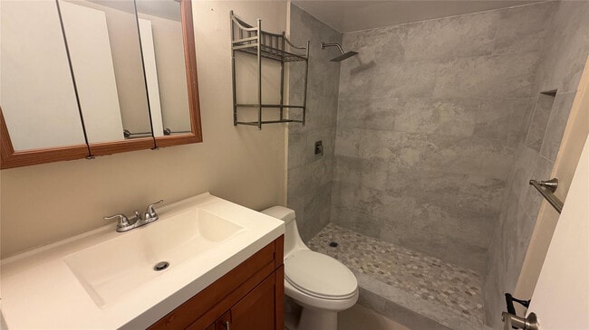 5180 NE 6th Ave in Oakland Park, FL - Building Photo - Building Photo