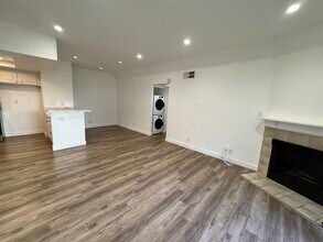 22749 Lakeway Dr, Unit 377 in Diamond Bar, CA - Building Photo - Building Photo