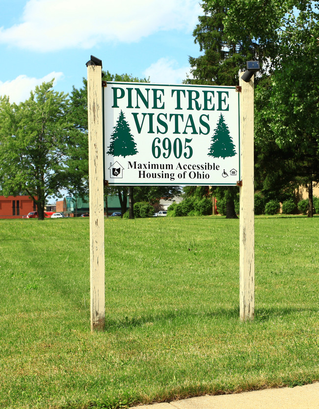 Pine Tree Vistas in Parma, OH - Building Photo - Building Photo