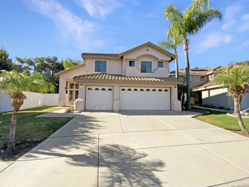 1227 Calle Ultimo in Oceanside, CA - Building Photo
