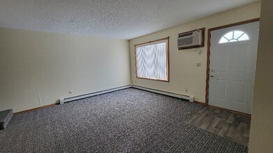 1049 13th St N in Benson, MN - Building Photo - Building Photo