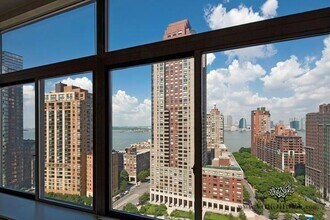 33 Rector St in New York, NY - Building Photo - Building Photo