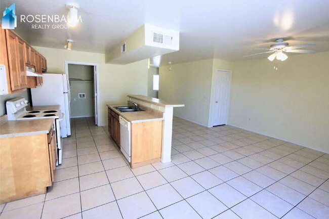 13211 S Kin Cir in Arizona City, AZ - Foto de edificio - Building Photo