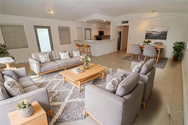 property at 6835 Rue Versailles Dr