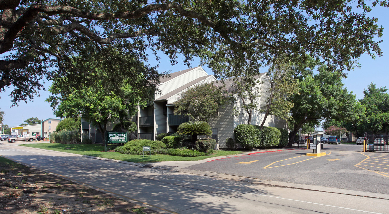 Townebridge Apartments in Gretna, LA - Building Photo