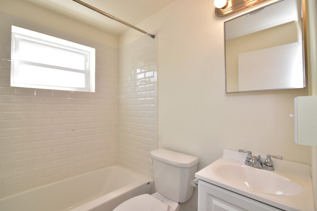 Moorestown Oaks Apartments in Moorestown, NJ