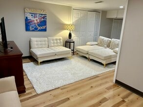 107 Blackberry Ct, Unit Beautiful one bedroom in Flemington, NJ - Foto de edificio - Building Photo