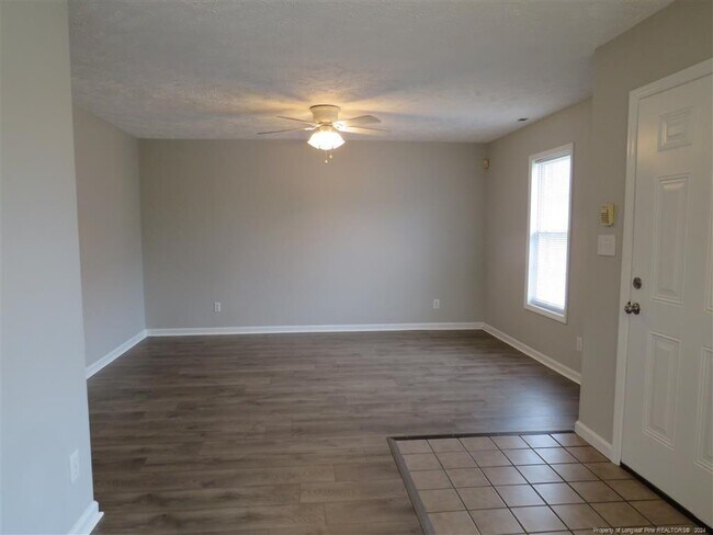 3462 Rockfish Rd in Raeford, NC - Foto de edificio - Building Photo
