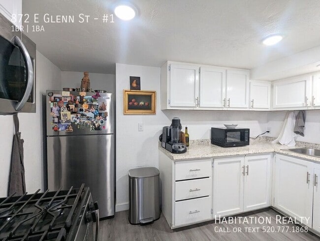 property at 872 E Glenn St