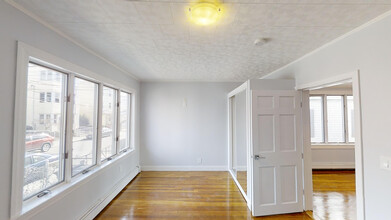 50 Mansfield St, Unit 1 in Somerville, MA - Building Photo - Building Photo