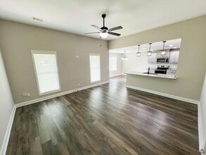 202 Gunnison Way in Kathleen, GA - Building Photo - Building Photo
