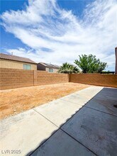 9158 Westchester Hill Ave in Las Vegas, NV - Building Photo - Building Photo