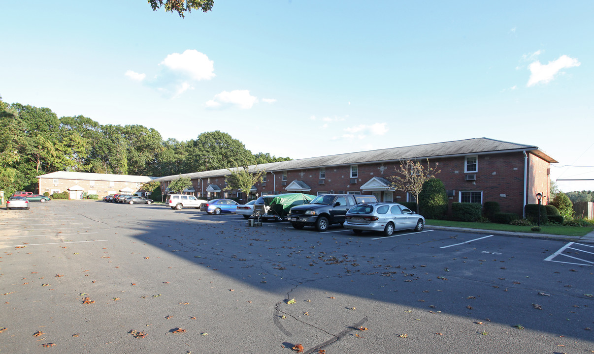 Lamplighter Apartments in Feeding Hills, MA - Building Photo