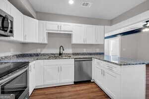 86 S Forest Ave in Hartwell, GA - Building Photo - Building Photo