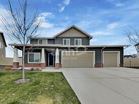 898 N Garnet Creek Ave in Star, ID - Building Photo