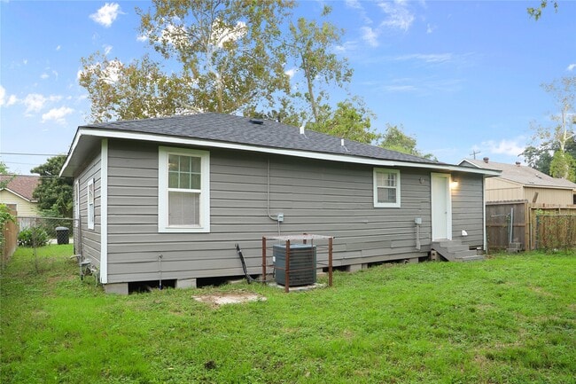 611 93rd St in Houston, TX - Building Photo - Building Photo
