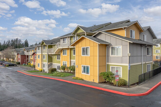 Family Tree Apartments in Everett, WA - Building Photo - Building Photo