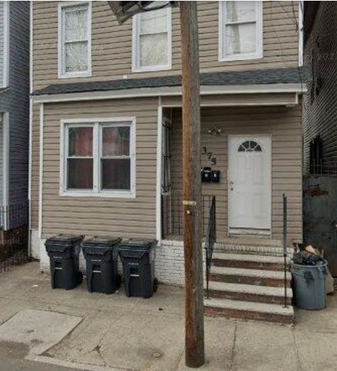 375 S 10th St in Newark, NJ - Building Photo