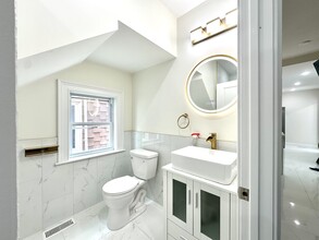 11 Burrell St, Unit 1 in Boston, MA - Building Photo - Building Photo
