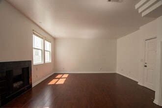 4259 Dixie Canyon Ave in Los Angeles, CA - Building Photo - Building Photo