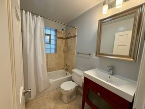 1350 N Leavitt St in Chicago, IL - Building Photo - Building Photo