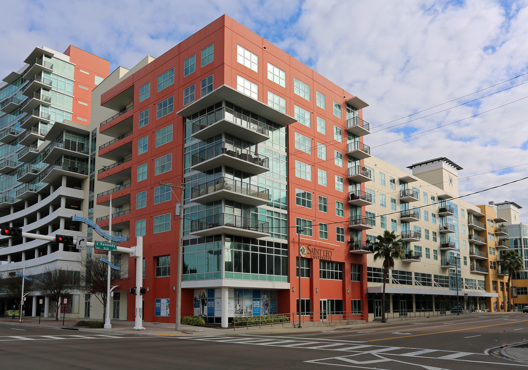 Grand Central at Kennedy West in Tampa, FL - Building Photo