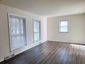 478 Robbe Ave in Belleville, MI - Building Photo - Building Photo