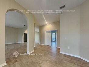 2906 Aston Ave in Plant City, FL - Foto de edificio - Building Photo