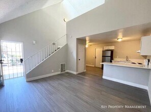 5187 Garden Ln in Las Vegas, NV - Building Photo - Building Photo