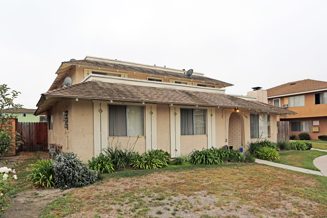 7250 Corsican Dr in Huntington Beach, CA - Building Photo - Building Photo