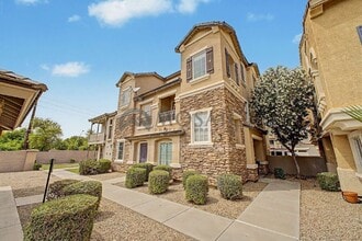 1384 S Sabino Dr in Gilbert, AZ - Building Photo - Building Photo