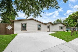 5903 Belneath St in Houston, TX - Building Photo