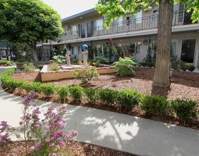 Magnolia Apartments in Pasadena, CA - Foto de edificio - Building Photo