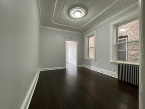 16 Rutgers Ave, Unit 4 in Jersey City, NJ - Building Photo - Building Photo