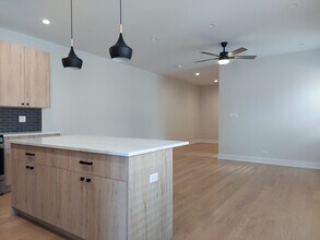 4953 N Oakley Ave in Chicago, IL - Foto de edificio - Building Photo