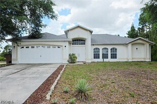 5301 Banning St in Lehigh Acres, FL - Building Photo