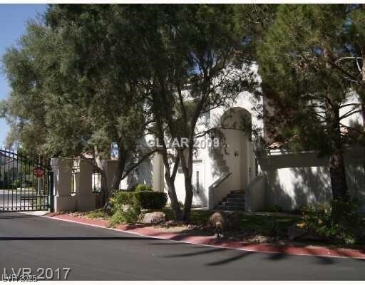 7636 Rolling View Dr in Las Vegas, NV - Building Photo - Building Photo