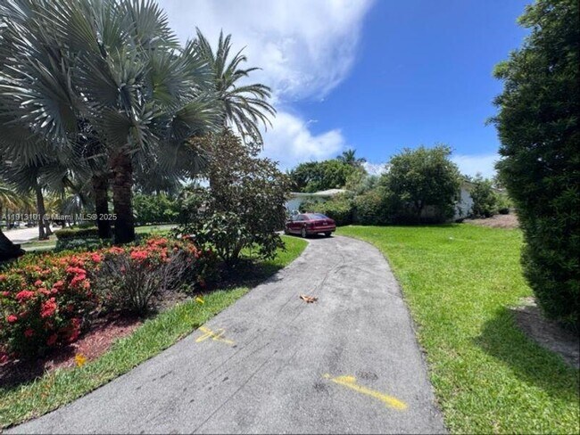 201 Golden Beach Dr in Golden Beach, FL - Building Photo - Building Photo