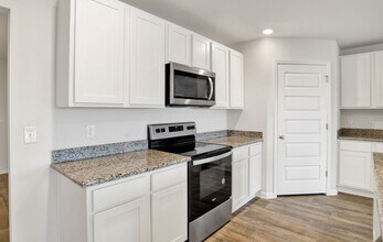 5549 Galahad Trl in Milton, FL - Building Photo - Building Photo