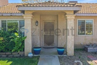 2847 Hillcrest St in Selma, CA - Building Photo - Building Photo