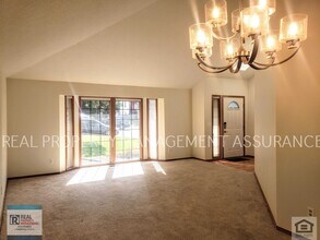 7125 SW 163rd Pl in Beaverton, OR - Building Photo - Building Photo