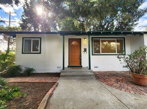 969 Addison Ave in Palo Alto, CA - Building Photo - Building Photo